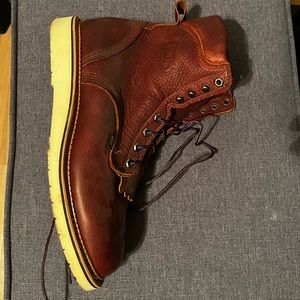 Men’s lace up work boot, made in the USA from Justin Boots